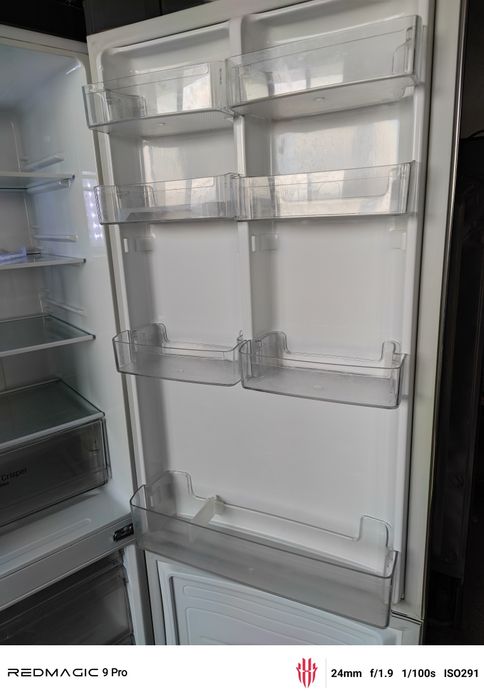 LG холодильник продам