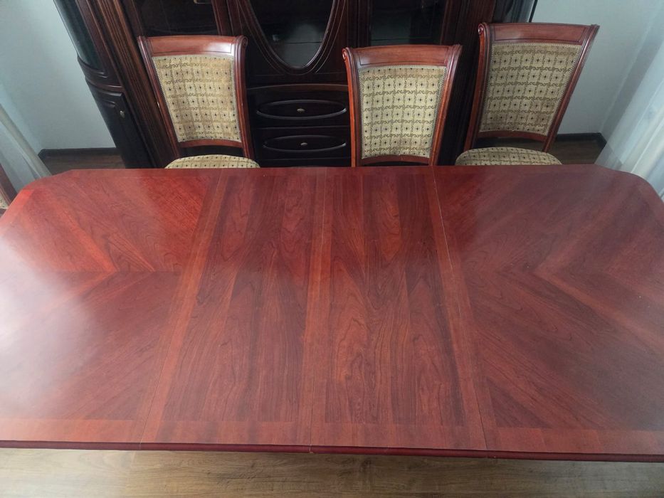 Деревянный стол выдвижной