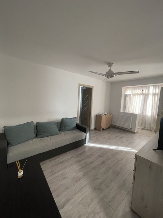 Inchiriez apartament