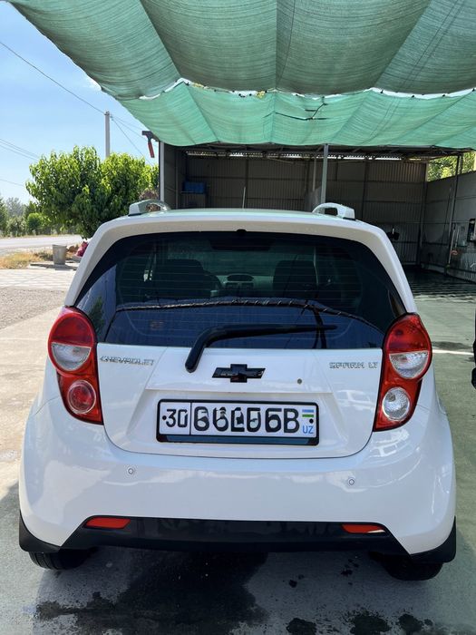 Chevrolet Spark 2017 A/T sotiladi