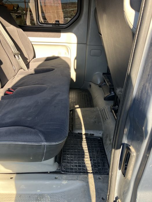 Renault trafic Passenger Blak Edition