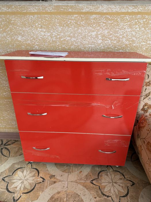 Продам диван и комод