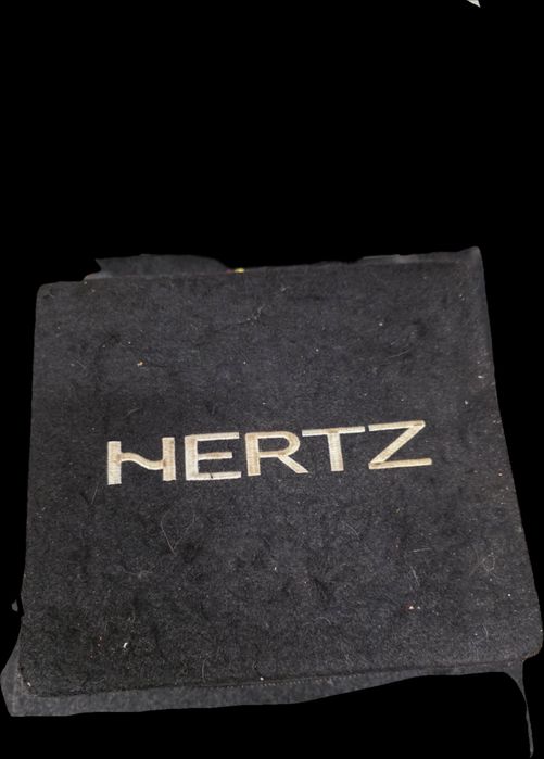Продавам Hertz DBA 200.3 – активен субуфер 8", 110W RMS
