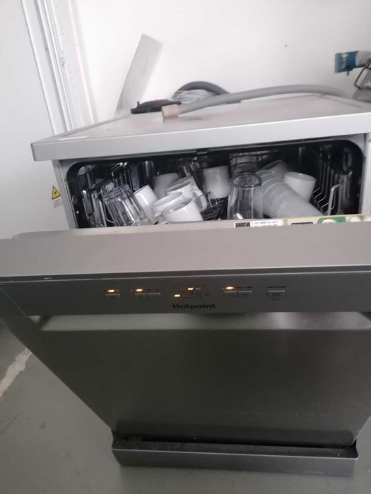 Masina de spalat vase Hotpoint