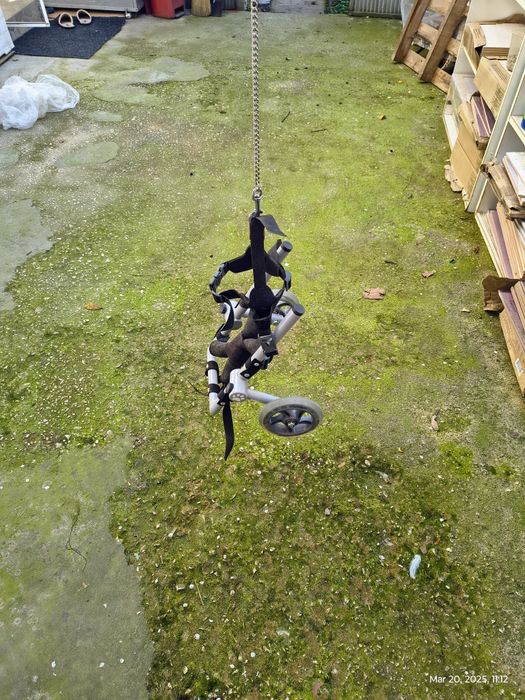 Инвалидна количка за малко куче / 10кг