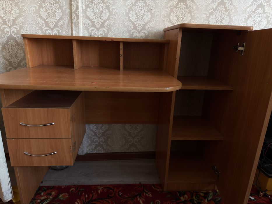 Продам ученический стол