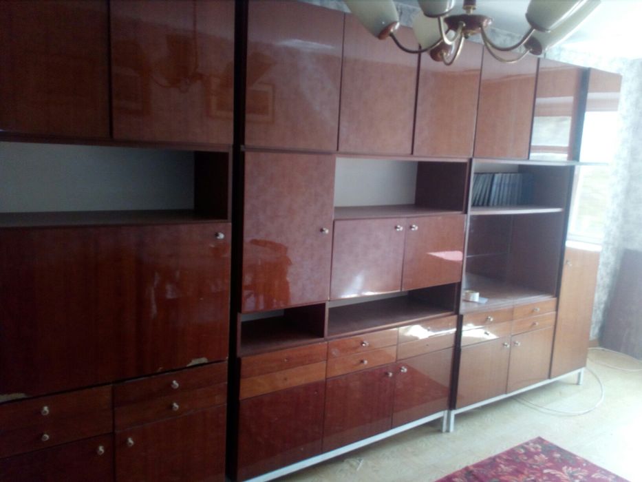 стенка качественная крепкая