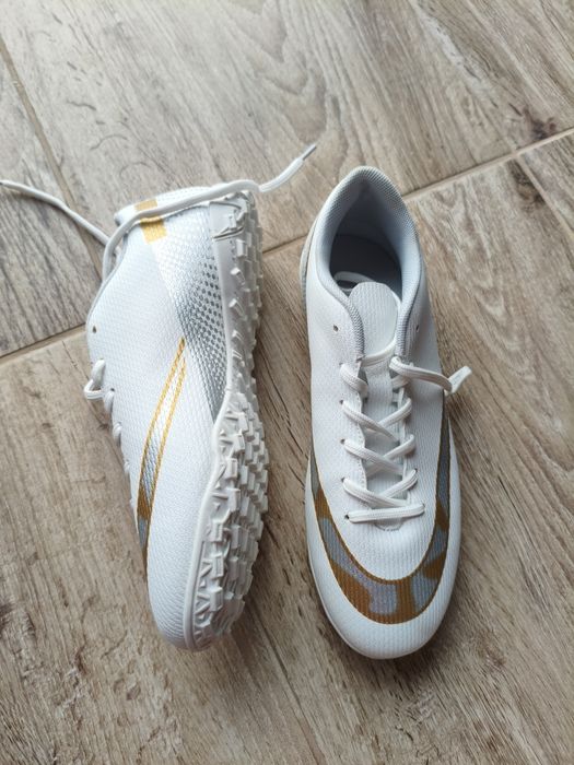 VTASQ Ghete de fotbal pentru copii, mărimea 38 EU
