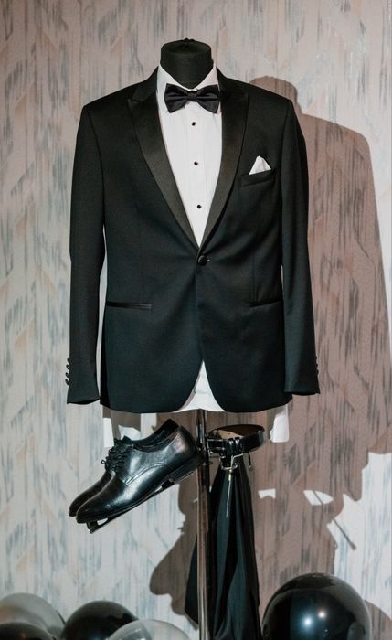 Costum Ceremonie Bigotti negru+ 2 cămăși Bigotti