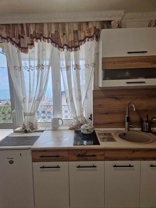 Дава се под наем Едностаен апартамент в Варна, м-т Траката - 53 кв.м за 360 € - Снимка #1