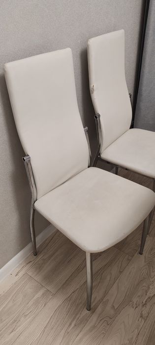 Стол с 3 мя стульями