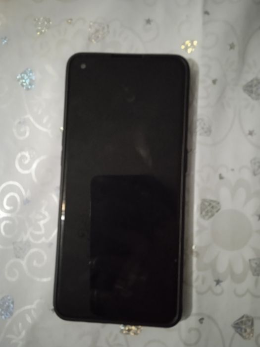 Обменяю два телефона на iPhone.