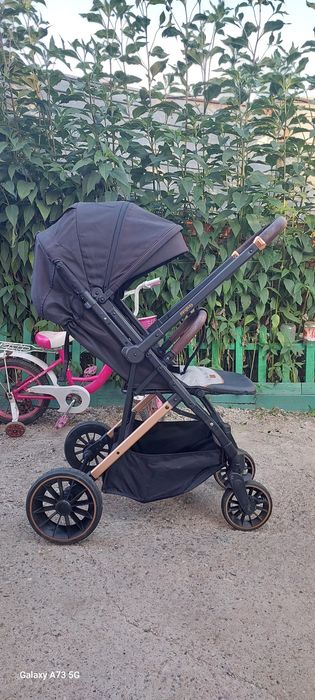 Коляска прогулочная