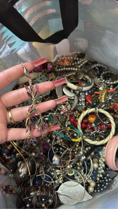 Vand lot bijuterii vintage in stare foarte buna