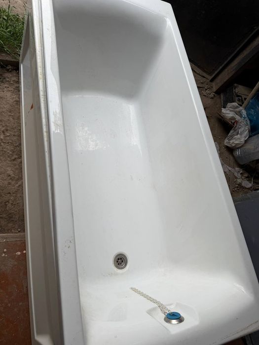 Продам ванну унитаз и тумбочку с раковиной комплект