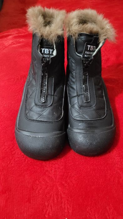 Vand cizme de zăpadă noi mărimea 40