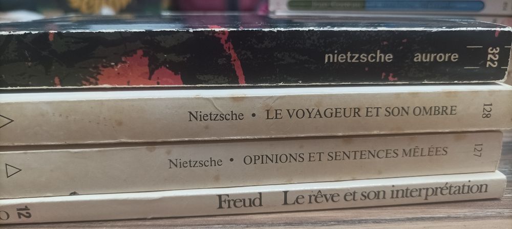 Vând cărți de filozofie in franceză