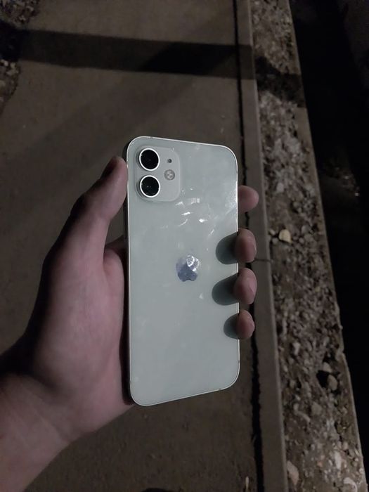 Продам iPhone 12 или обменаю