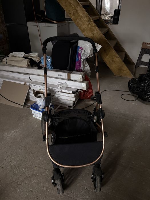 Vând cărucior tip lando/sport are și geantă, se poate observa în poză2
