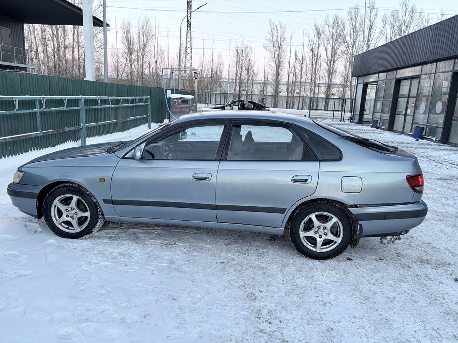 Toyota carina e