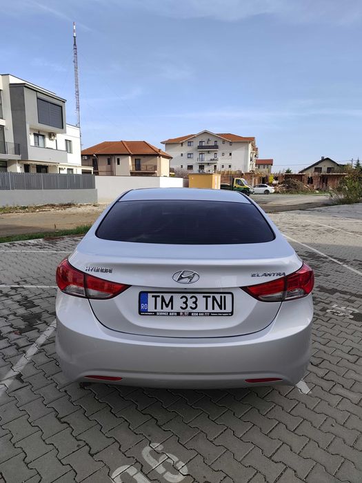 Hyundai Elantra 2012 1.6 benzina 116000 km