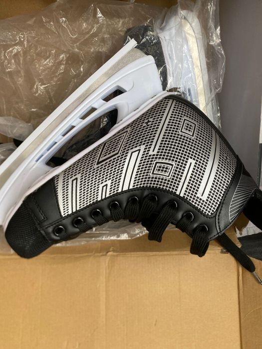 Продам коньки ATEMI DRIFT 2.0
Размер:41