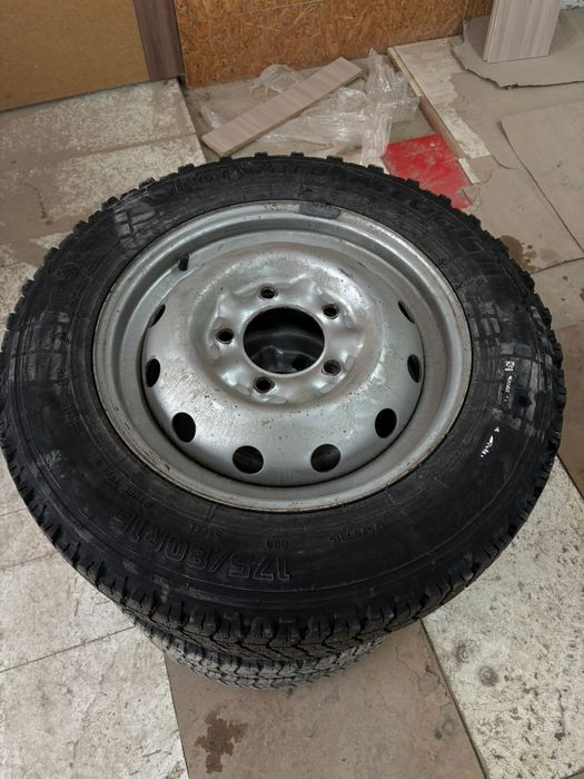 Диски с резиной на ниву