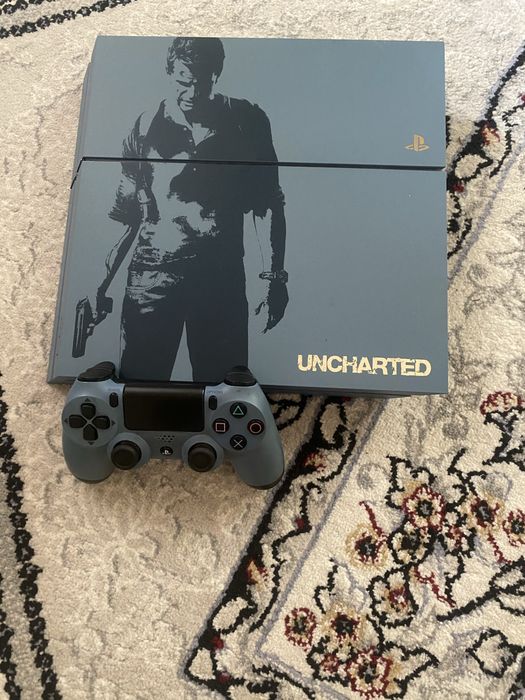 Продам PlayStation 4 Limited Edition