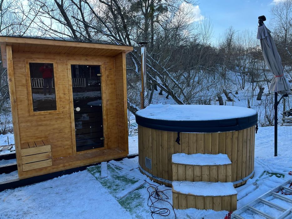 Pachet Sauna Cub & Ciubar Jacuzzi
