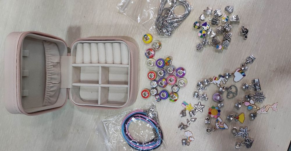 Детски арт комплект за изработка на гривни и гердани тип "Пандора"