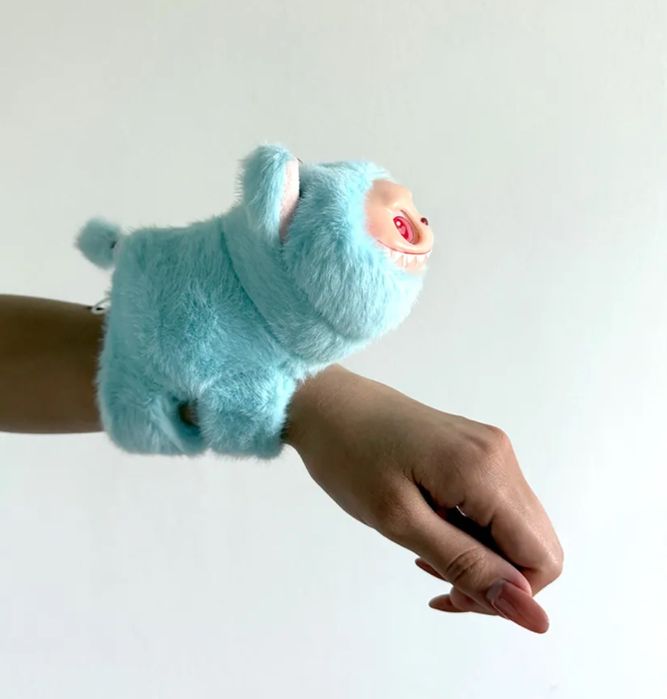 Лабубу игрушки и браслеты