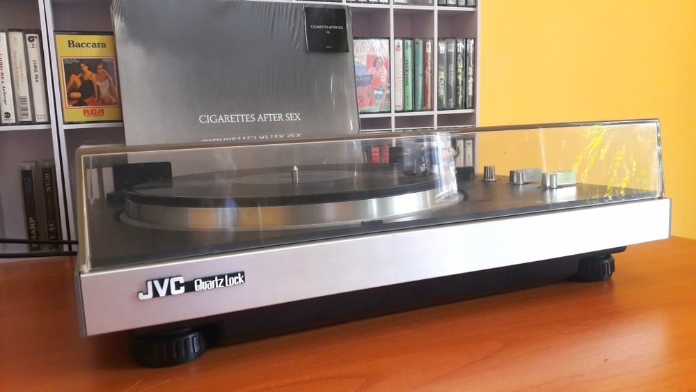 Виниловый проигрыватель JVC Ql-A2