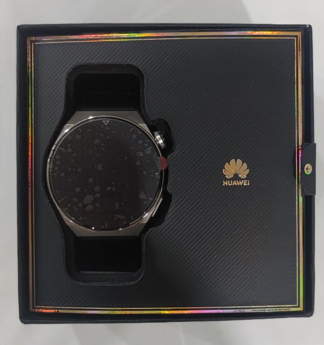 Продавам смарт часовник Huawei GTPro 3 в гаранция