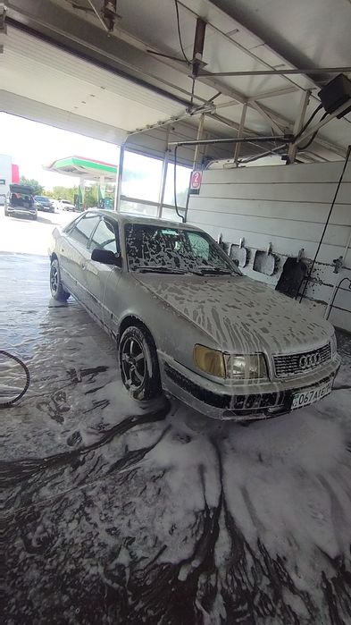 Продам Ауди 100с4