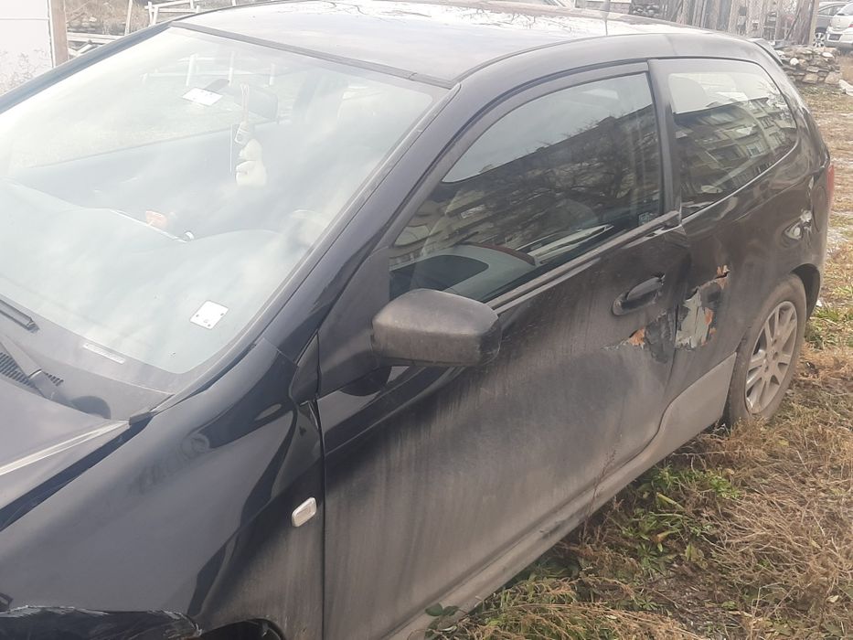 Хонда  сивик 1 .7дизел.2005год.перфектен двигател,скорости,радиатори