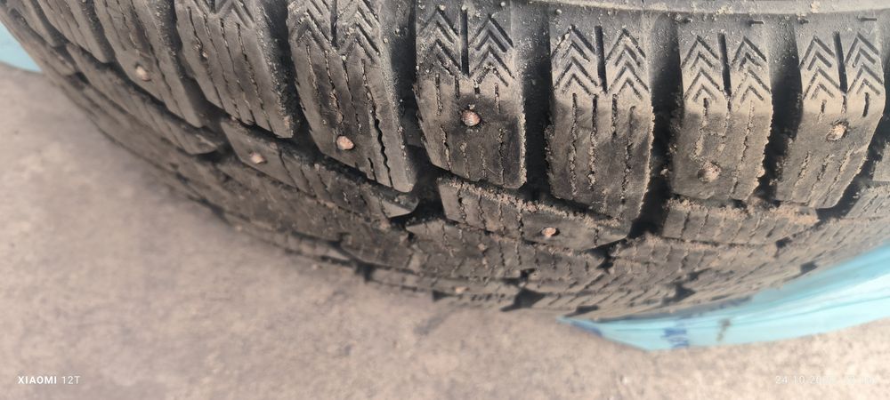 Продам шины 215/60/17