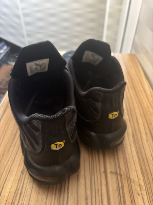 Обувки на Nike tn