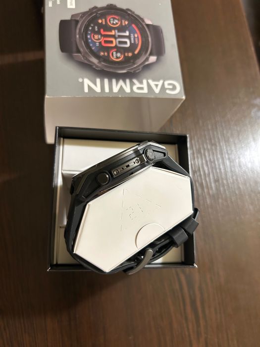 Часовник Garmin-нов