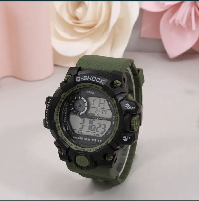 Ceas Nou tip shock proof military lcd