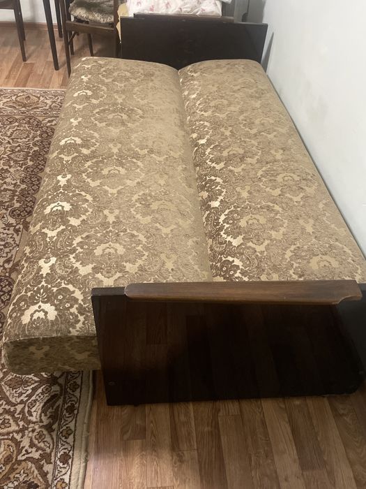 Диван книжка для гостинной