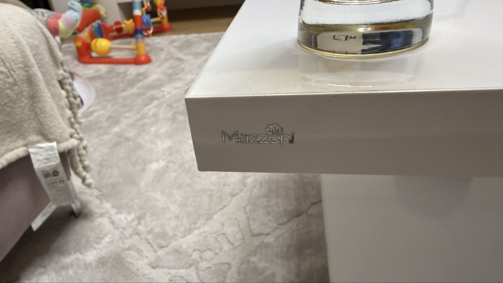 Masuta de cafea de la Mazzoni