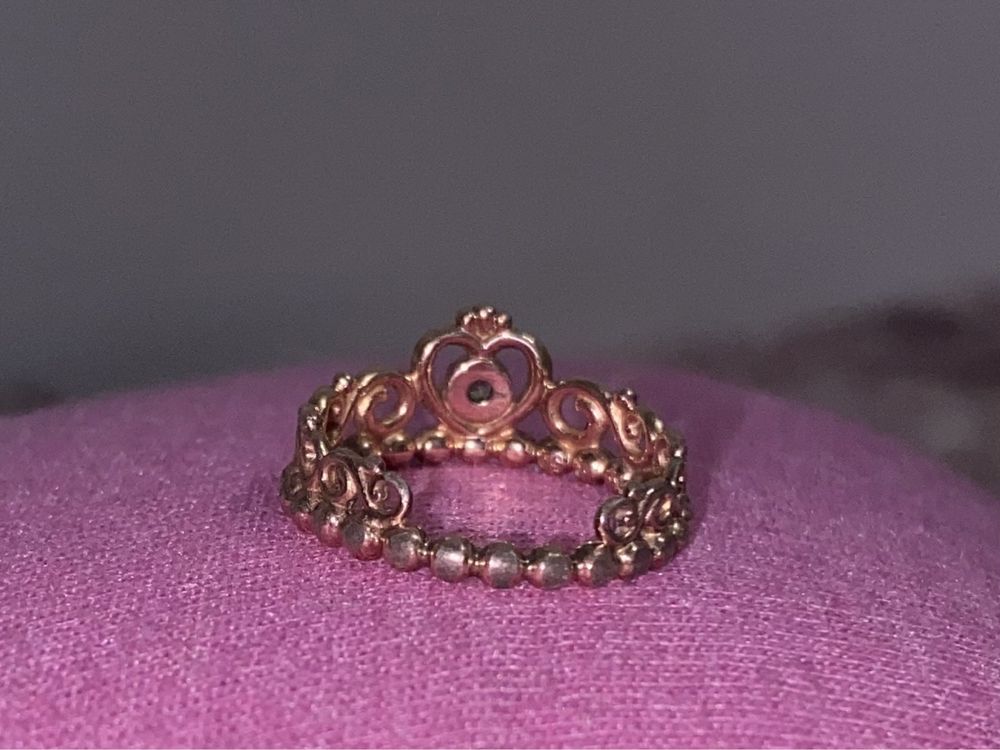 Pandora princess tiara ring deals rose gold