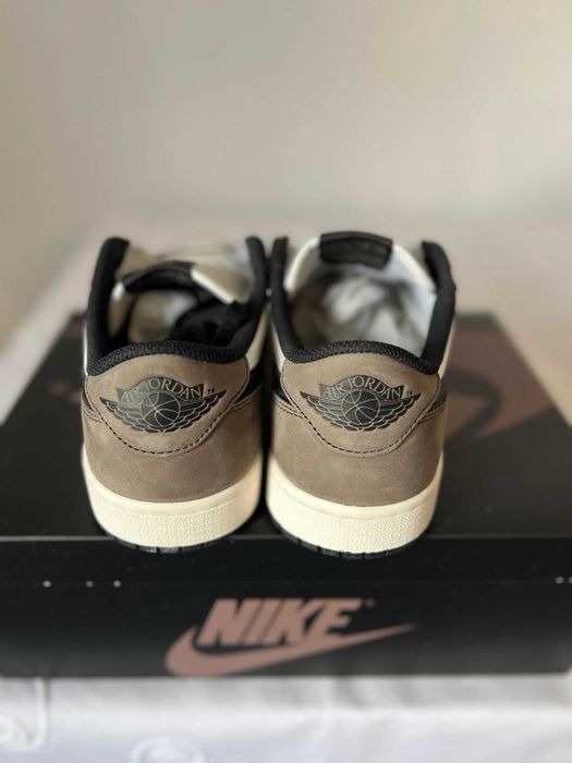 Jordan 1 Retro Low OG Mocha
