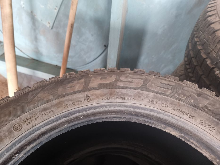 Зимняя резина 215 60 R16
