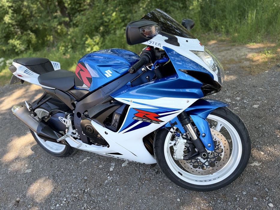 Suzuki GSXR 600 L1 2011 27000 km istoric complet impecabil