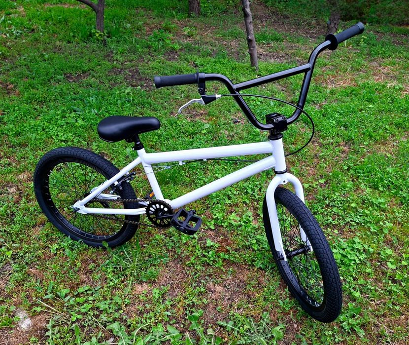 Велосипед BMX tourfun(в подарок 4 пеги и наклейки)