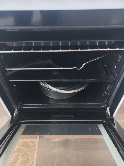 Продам газовую плиту INDESIT