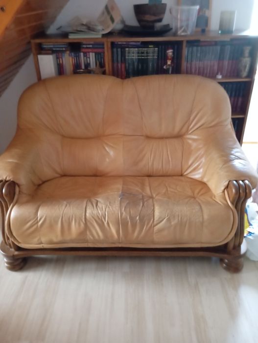 Vând set canapele compus din piese 3, 2, 1, piele