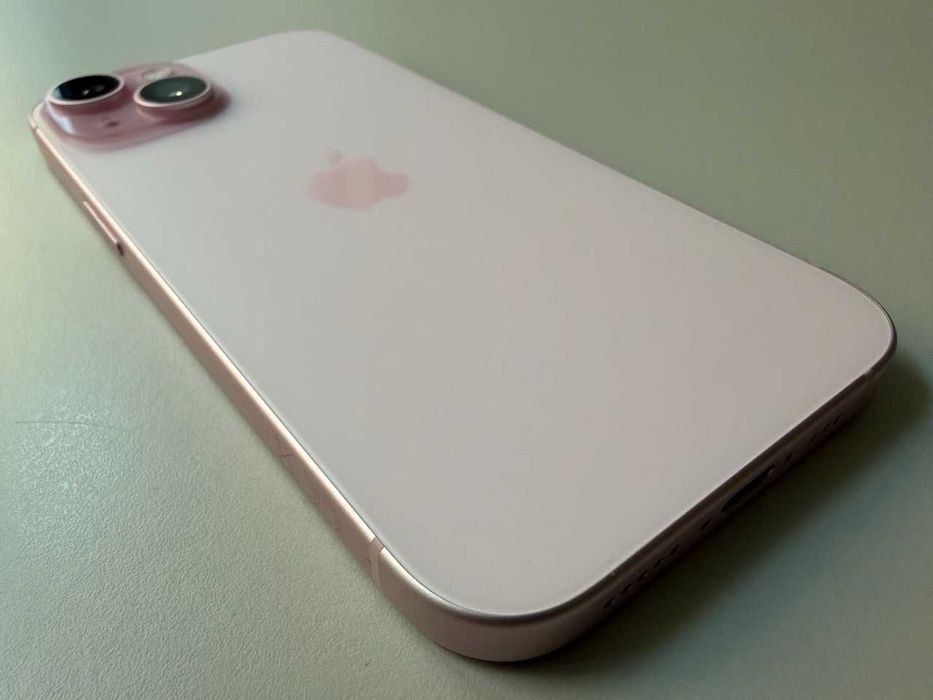  Apple / iPhone 15 128 Gb / Pink