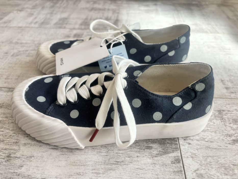 Нови кецове на Манго 34 номер